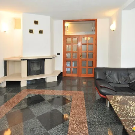 Pool House Maslina شقة موستار