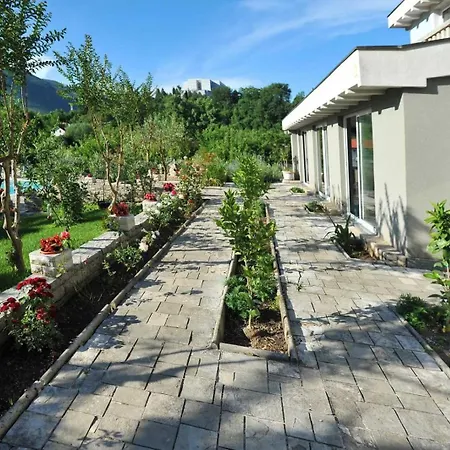 Pool House Maslina Apartment *