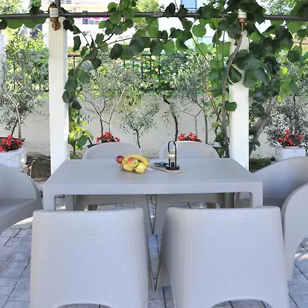 Pool House Maslina Apartment *