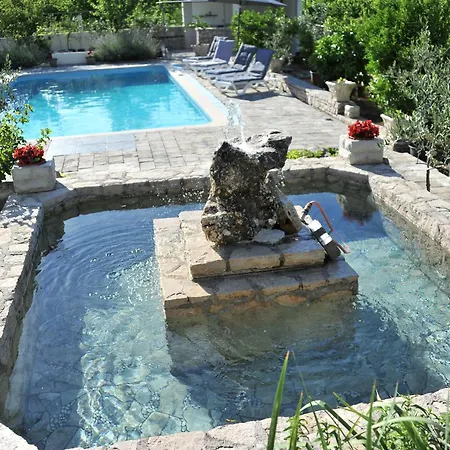 Pool House Maslina *