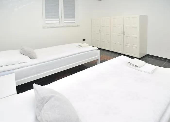 Pool House Maslina * Mostar