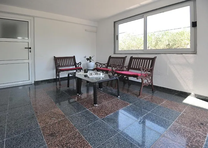 Pool House Maslina *