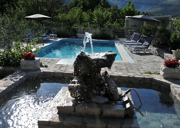 Pool House Maslina Apartment