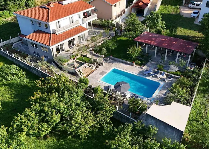 Pool House Maslina * Mostar