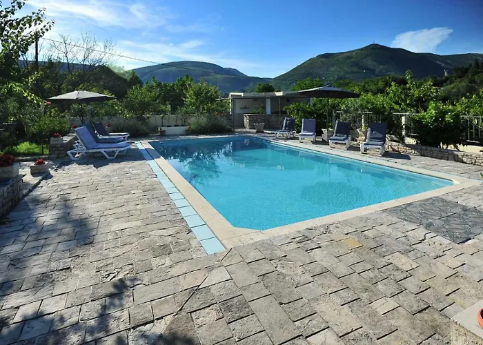 Pool House Maslina Apartment