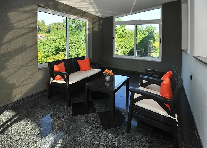 Pool House Maslina *