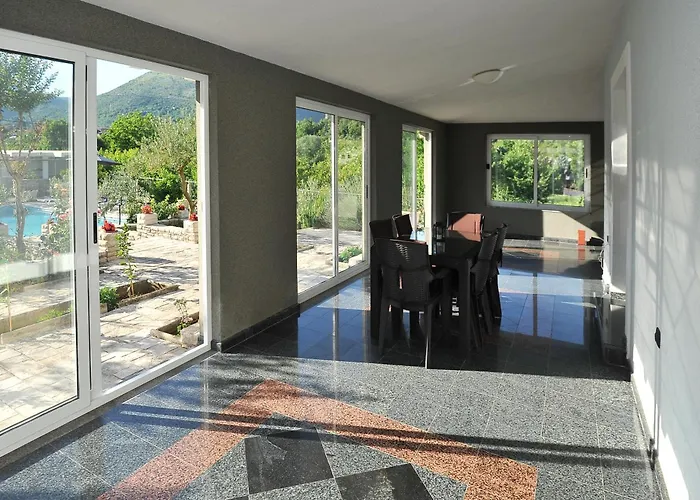 Pool House Maslina Mostar