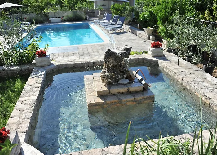 Pool House Maslina *